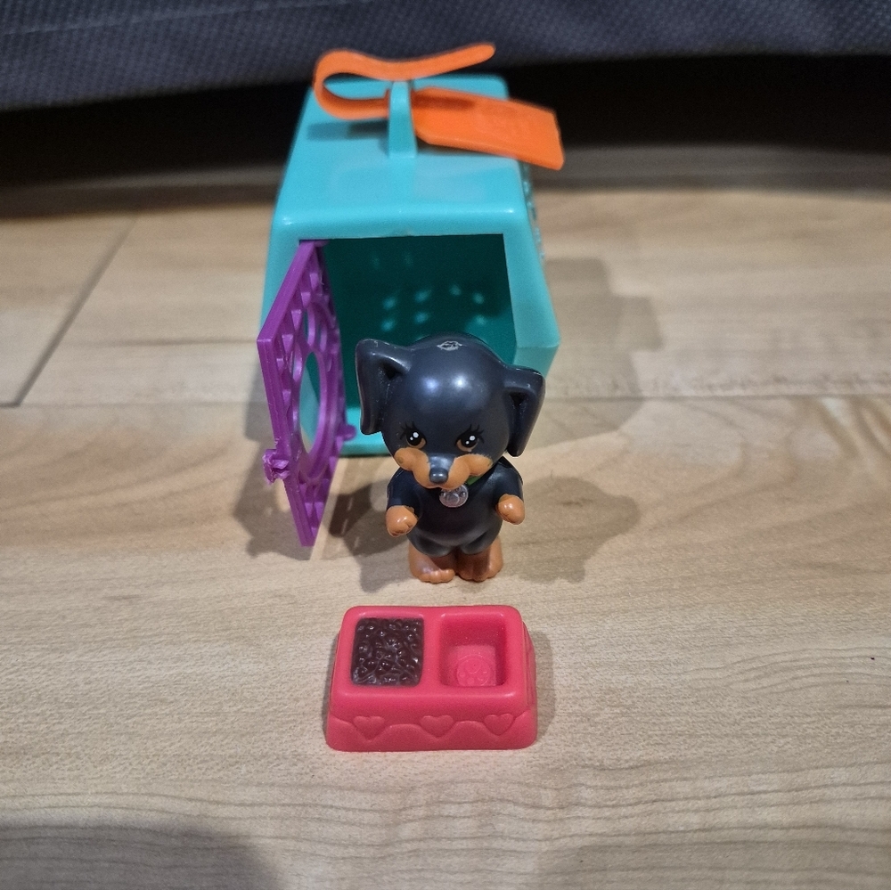 Vintage 1992 Littlest Pet Shop (LPS) Perky Pup and Cozy Crate